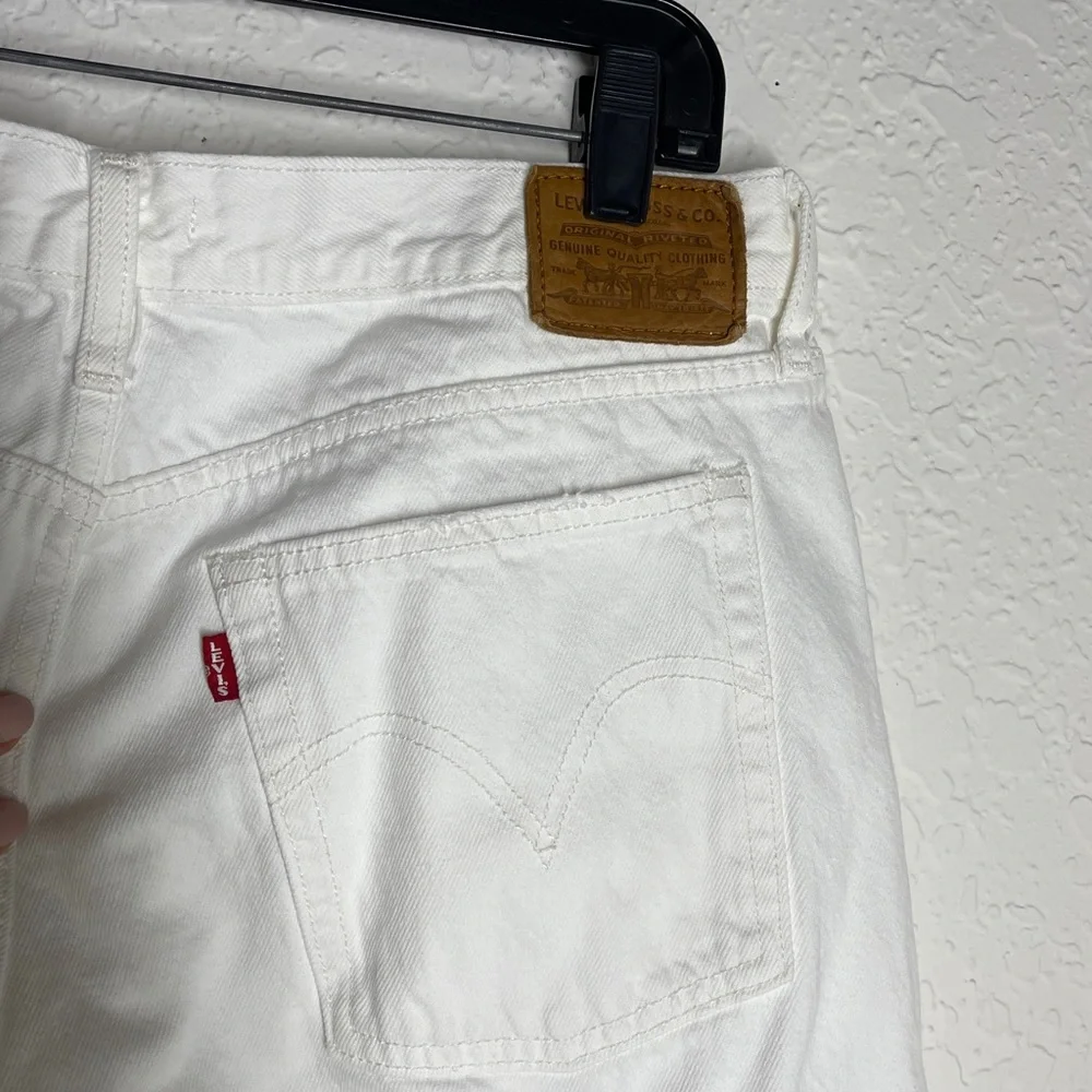 Levi's 501 Wedgie Straight Distressed White Jeans Sz 32 - Picture 8 of 14